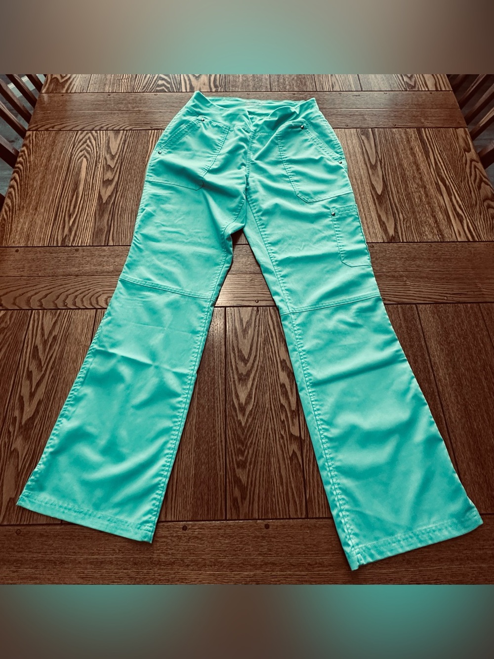Women’s Healing Hands Purple Label “Tori” in Sea Foam Green ~ Good Condition